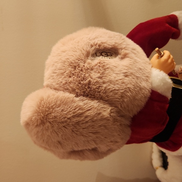 NEW UGG EAR MUFFINS - Picture 2 of 3